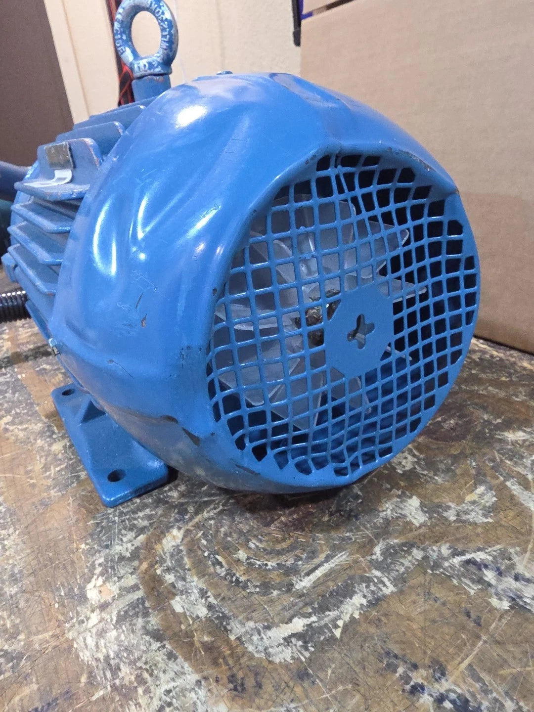 WEG W22 IEC 112M B35 7.5HP 3PH TEFC Motor 208-230/460V 3480RPM IP55 SF1.2
